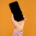 Smartphone dans une main