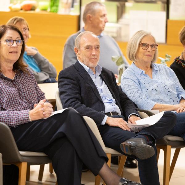 Konferenz Lily Unden