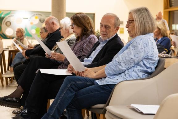 Konferenz Lily Unden