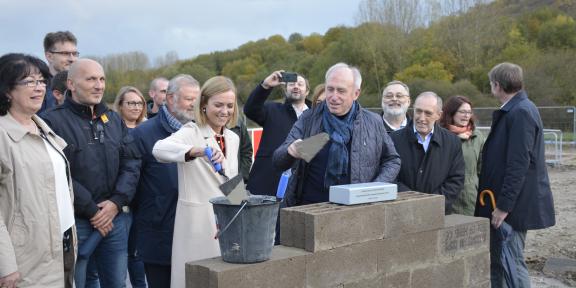 pose de la première pierre